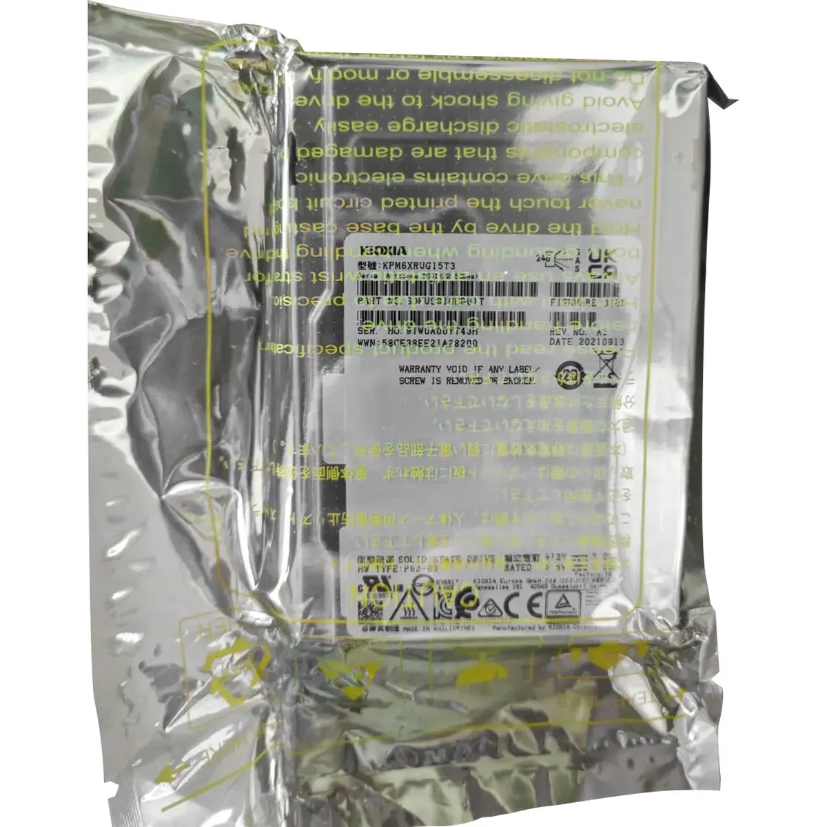 SSD KIOXIA PM6-R KPM6XRUG15T3, 15.36 ТБ, SAS 24 Гбит/с, 2.5" 15 мм, TLC