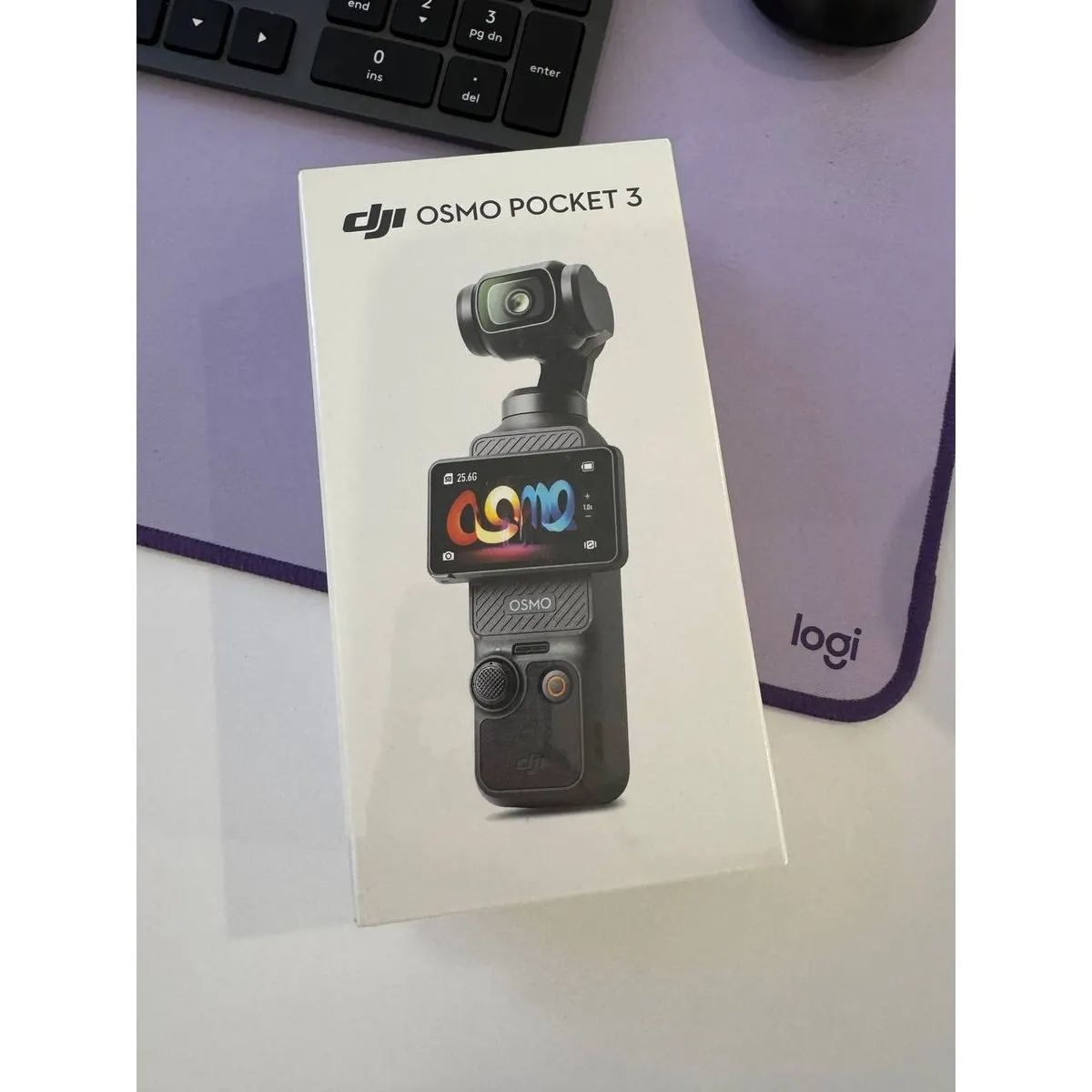 Видеокамера DJI Osmo Pocket 3 CP.OS.00000301.01, 1" CMOS, 4K/120, 3-осевой подвес